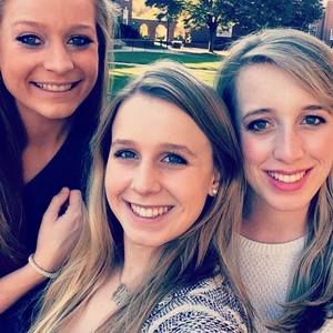 Meet your Posher, Claire